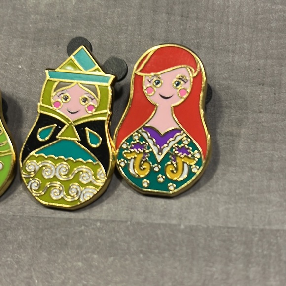 Disney set of 4 nesting pins🚀 - Picture 2 of 4